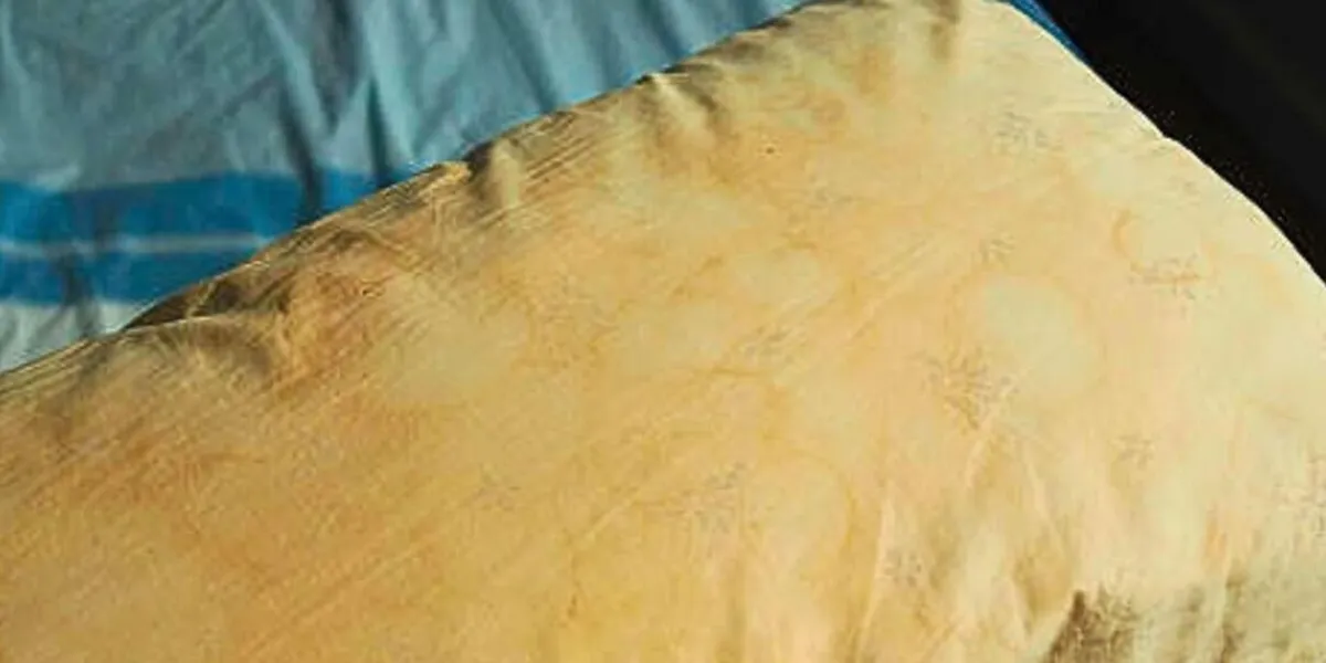 علت زرد شدن بالش و راههای رفع آن