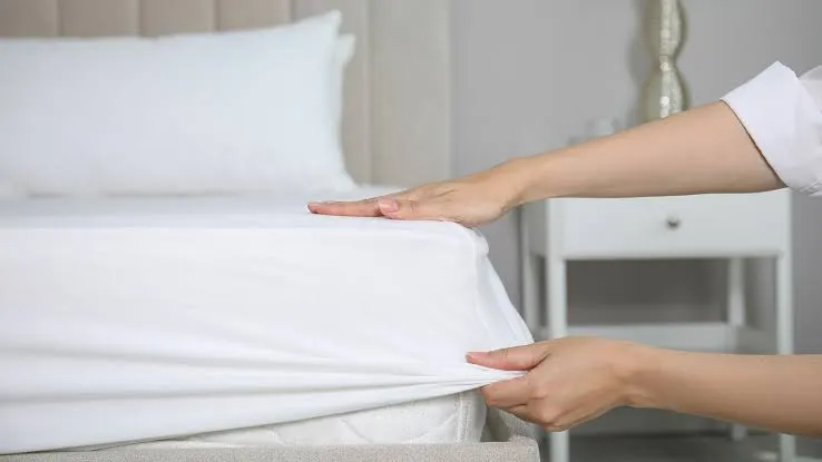 ملحفه کش‌دار بهتر است یا ملحفه ساده؟